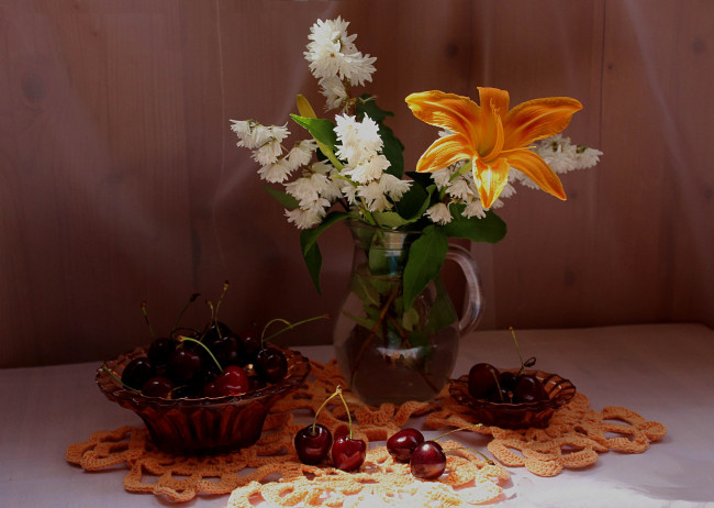 Обои картинки фото еда, натюрморт, черешня, цветы, фрукты, лилейник, дейция, букет