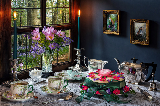 Обои картинки фото еда, натюрморт, свечи, чай, букет, торт, колокольчик