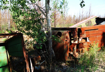 Картинка разное развалины руины металлолом поезд