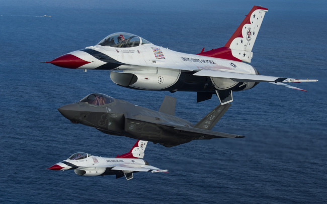 Обои картинки фото авиация, боевые самолёты, f-16, истребители, f-35a, thunderbird, fighting, falcon
