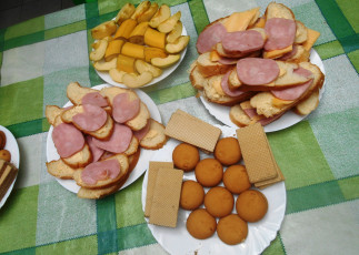 Картинка еда бутерброды +гамбургеры +канапе вафли печенье яблоки хлеб колбаса сыр бананы