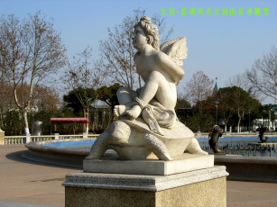 Картинка города памятники скульптуры арт объекты ангел