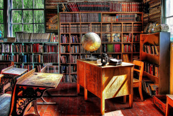 Картинка интерьер кабинет библиотека офис книги глобус парты