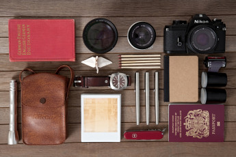 Картинка разное предметы быта паспорт часы спички фотоаппарат объектив ручки