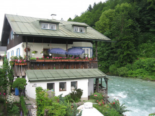 Картинка города здания дома лес река дом швейцария