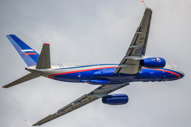 Обои картинки фото авиация, пассажирские, самолёты, ту-214он