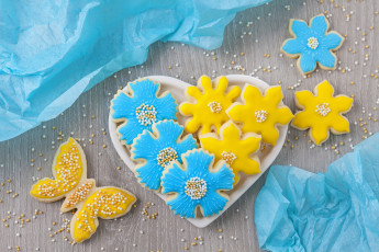 Картинка еда пирожные +кексы +печенье blue бабочка сладкое глазурь выпечка цветы бусинки сахар тарелка sweet сердце heart печенье cookies flowers