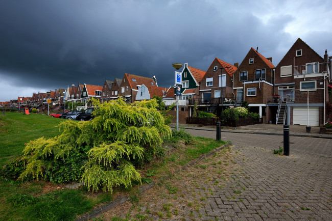 Обои картинки фото волендам нидерланды, города, - улицы,  площади,  набережные, сумерки, улица, дома, волендам, нидерланды