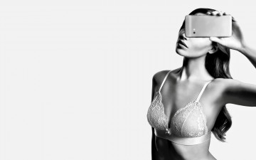 Картинка девушки -unsort+ Черно-белые+обои белье бюстгальтер модель телефон