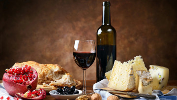 Картинка еда разное хлеб сыр вино маслины гранат