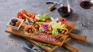Картинка еда разное вино овощи колбаса сыр орехи