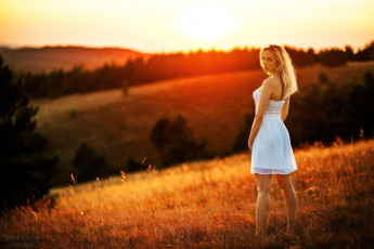 Картинка девушки -+блондинки +светловолосые природа блондинка белое платье