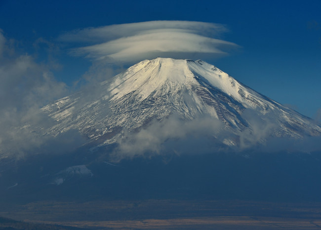 Обои картинки фото природа, горы, Япония, гора, фудзияма, небо, облака