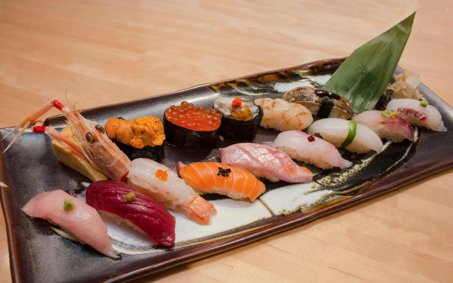 Обои картинки фото еда, рыба,  морепродукты,  суши,  роллы, креветки, икра