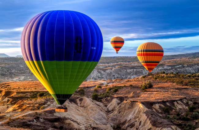Обои картинки фото авиация, воздушные, шары, разноцветный, пустыня