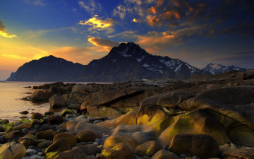 Картинка природа побережье камни горы заря океан