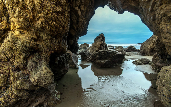 Обои картинки фото природа, побережье, грот, камни, пляж, океан