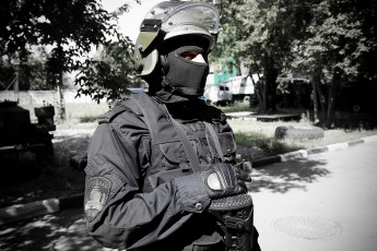Картинка оружие армия спецназ шлем офицер