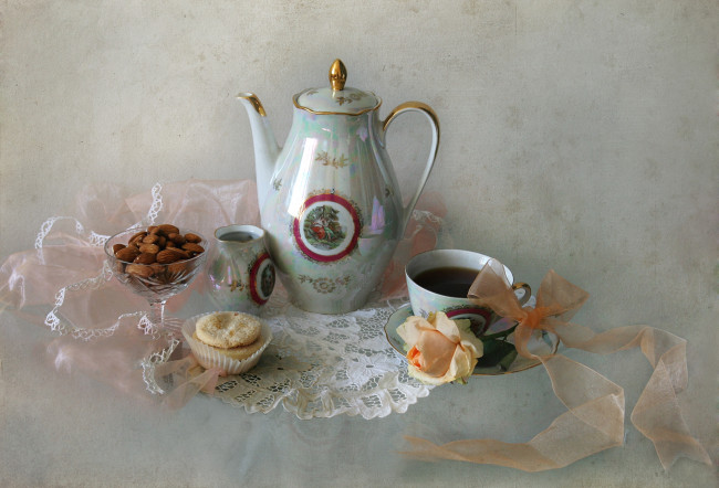 Обои картинки фото еда, натюрморт, роза, чашка, орехи, чайник