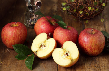Картинка еда Яблоки плоды фрукты яблоки