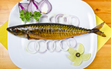 Картинка еда рыба +морепродукты +суши +роллы салфетка блюдо кольца лук