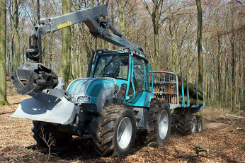 Картинка pfanzelt+pmtrac техника тракторы трактор прицет стрела лесозаготовка