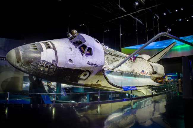 Обои картинки фото atlantis, космос, космические корабли,  космические станции, шаттл, музей