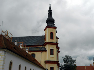 Картинка литомышль+Чехия города -+католические+соборы +костелы +аббатства башня