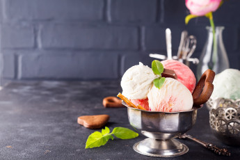 Картинка еда мороженое +десерты десерт шарики печенье