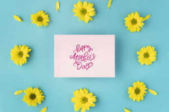 Картинка праздничные день+матери хризантемы лепестки надпись