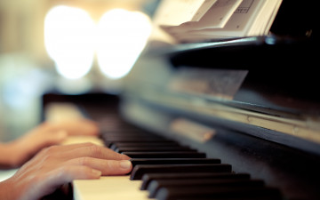 обоя музыка, музыкальные инструменты, ноты, музыкант, руки, клавиши, рояль, пианино