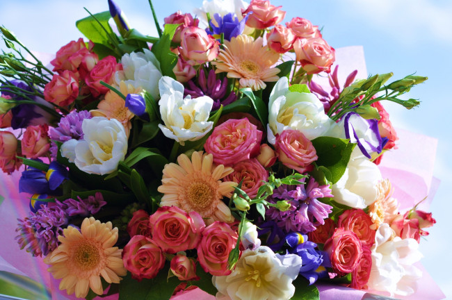 Обои картинки фото цветы, букеты,  композиции, тюльпаны, гиацинты, эустома, розы