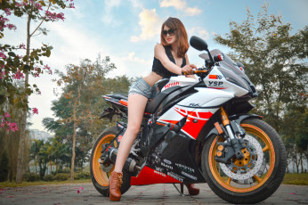 Картинка мотоциклы мото+с+девушкой девица байк