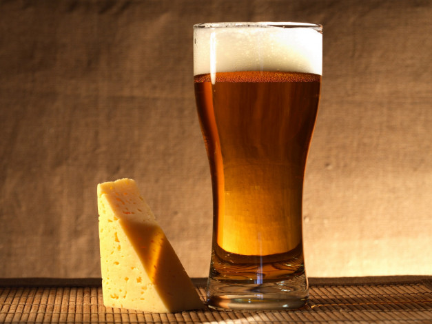 Обои картинки фото еда, напитки,  пиво, пена, пиво, бокал, сыр