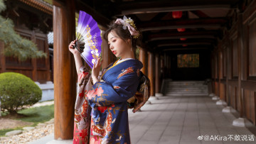 Картинка девушки -+азиатки веер кимоно галерея колонны
