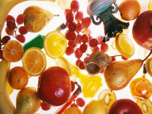 Картинка еда фрукты ягоды витамины дары природы виноград яблоки россыпь фруктов