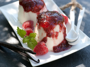 Картинка еда мороженое +десерты десерт ягоды малина джем