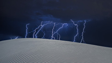 Картинка природа молния +гроза пустыня ночь молнии
