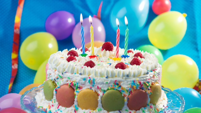 Обои картинки фото праздничные, день рождения, шарики, торт, свечи