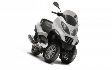 Картинка мотоциклы piaggio трехколесный mp3