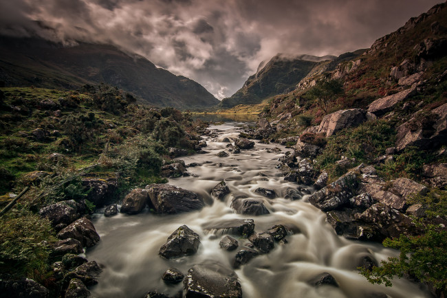Обои картинки фото gap, of, dunloe, ireland, природа, реки, озера, ручей, камни, ирландия, перевал, горы, речка