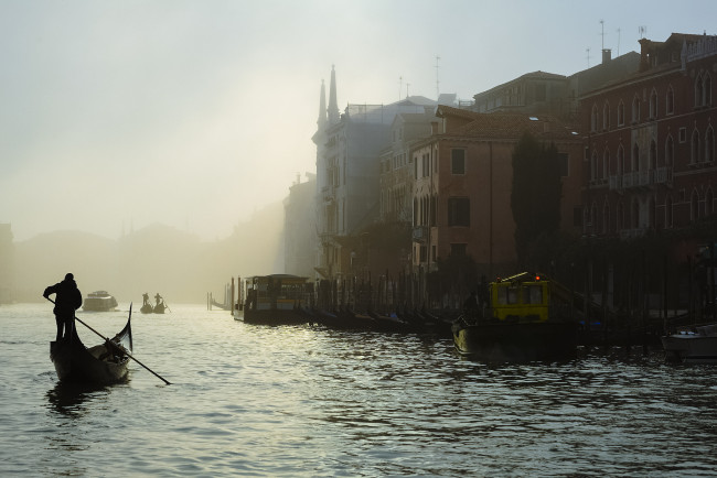 Обои картинки фото города, венеция , италия, венеция, утро, туман