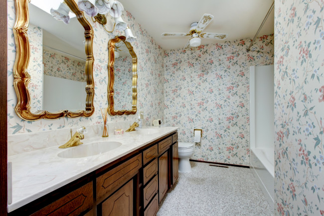 Обои картинки фото интерьер, ванная и туалетная комнаты, цветы, дизайн, ванная, стиль