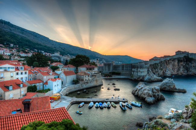 Обои картинки фото dubrovnik, croatia, города, дубровник, хорватия, бухта, катера, восход, панорама, пейзаж