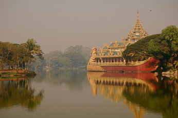 Картинка города -+буддийские+и+другие+храмы озеро храм