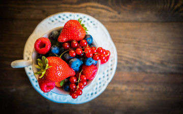 Картинка еда фрукты +ягоды ягоды малина клубника черника смородина красная