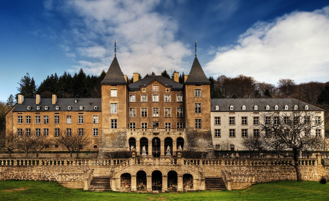 Обои картинки фото замок, ансембург, германия, города, дворцы, замки, крепости, скульптуры, башни, окна, лестницы