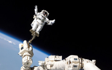 Картинка космос астронавты космонавты кмс облака