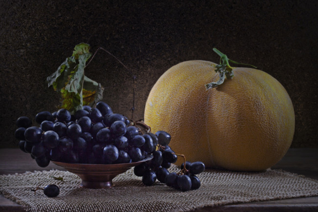 Обои картинки фото еда, фрукты, ягоды, дыня, виноград