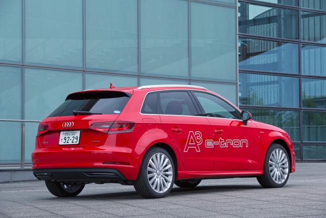 Обои картинки фото автомобили, audi, 8v, 2015г, jp-spec, e-tron, sportback, a3, красный